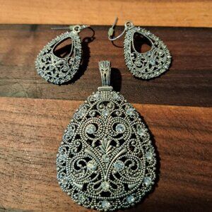 Premier Vintage Silver Filigree Teardrop Rhinestone Statement Pendant & Earrings